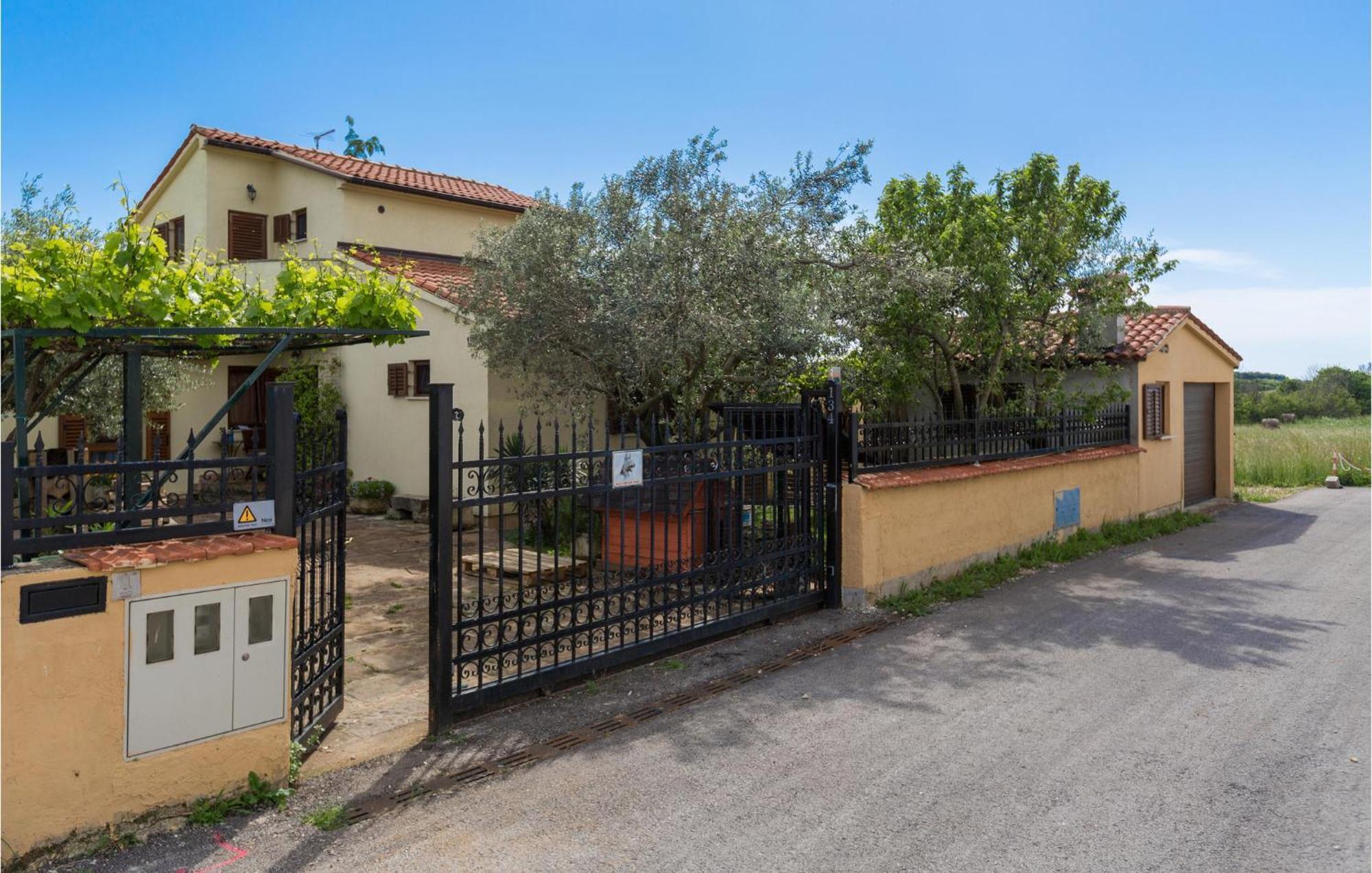 Beautiful Apartment In Jadreski With Wifi Exterior foto